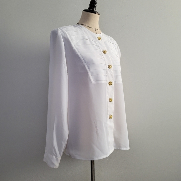 Vintage white Pleated Button Down top - Picture 6 of 11